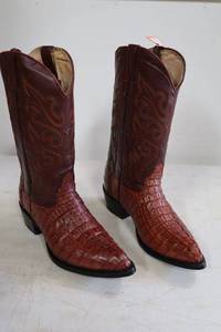 lot 147 image: Hacienda wine color boots size 9