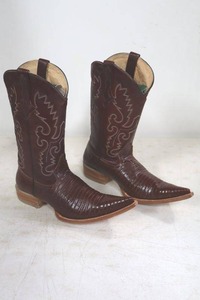 lot 161 image: Red Diamond wine color lizard or croc boots size 8.5