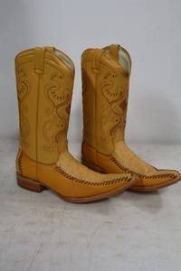 lot 174 image: Red Diamond buttercup color boots size 9.5