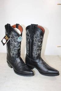 lot 622 image: Twinstone black color boots size 7.5