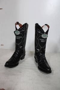 lot 631 image: Twinstone black color boots size 7.5