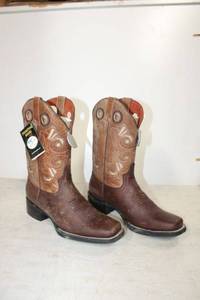lot 645 image: Twinstone brown color boots size 9.5