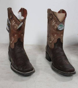 lot 647 image: Twinstone brown color boots size 9.5