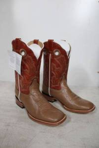 lot 665 image: Twinstone red and tan color boots size 8