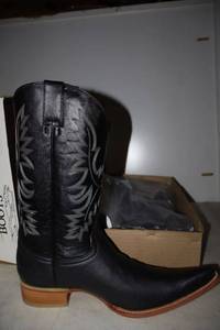 lot 993 image: Old Creek black color boots with pointed toe, size 10.5