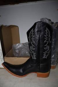 lot 994 image: Old Creek black color boots with pointed toe, size 12.5