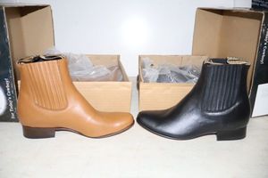 lot 1043 image: Two pairs of short boots size 9 leather in brown and black colors (2 times the money)