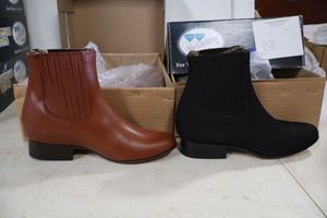 lot 1058 image: Two pairs of short boots size 7 in brown and black colors (2 times the money)