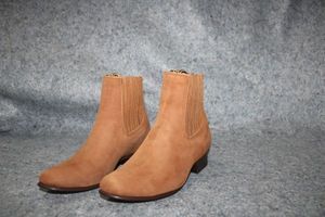 lot 1004 image: Twinstone golden brown color, velvety leather texture, leather sole, short boot, size 8
