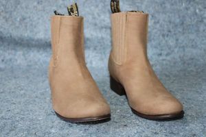 lot 1013 image: Twinstone light brown color, velvety leather texture, leather sole, short boot, size 8.5