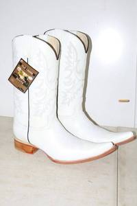 lot 792 image: Old Creek white color pointed toe boots, size 9.5