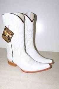 lot 803 image: Old Creek white color pointed toe boots, size 6.5