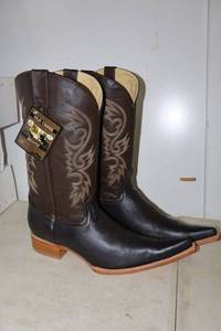 lot 819 image: Old Creek chocolate color pointed toe boots, size 11