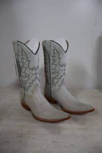 lot 856 image: Old Creek bone color pointed toe boots, size 6.5