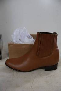 lot 877 image: Twinstone short boots, brown color, size 10