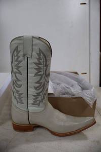 lot 896 image: Old Creek bone color boots with pointed toe, size 8