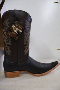 lot 901 image: Old Creek coffee color boots with pointed toe, size 13