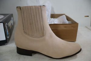 lot 931 image: Twinstone velvety sand color ankle boots, size 10