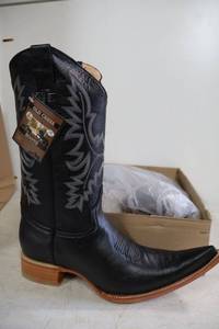 lot 971 image: Old Creek black color boots with pointed toe, size 11.5