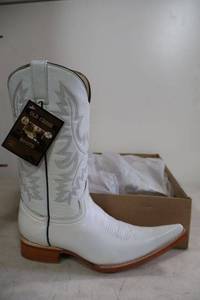 lot 973 image: Old Creek white color boots with pointed toe, size 7