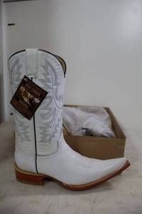 lot 974 image: Old Creek white color boots with pointed toe, size 7