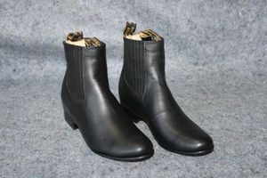 lot 1010 image: Twinstone black color, leather sole, short boot, size 8.5