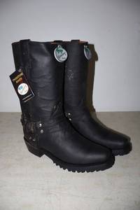 lot 758 image: Twinstone Biker toe black cowhide boots, size 7