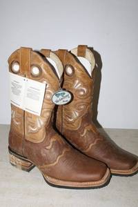 lot 765 image: Twinstone brown and tan boot with bull image and rubber sole, size 7.5 (needs cleaned)