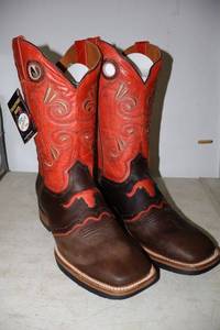 lot 781 image: Twinstone red and chocolate color boots, size 9.5
