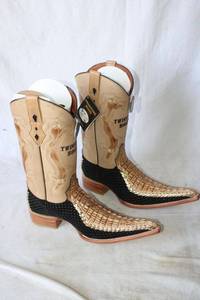 lot 743 image: Twinstone tan and black color boots, size 7.5