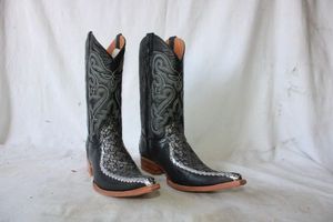 lot 750 image: Twinstone silver and black color boots, size 8.5