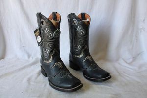lot 751 image: Twinstone black boots, size 8.5