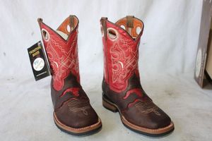 lot 788 image: Kids Twinstone boots, red and chocolate color, size 20