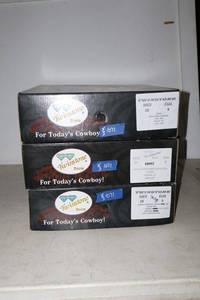 lot 1071 image: 3 pairs of Twinstone boots, size 9, see photos (3 times the money)