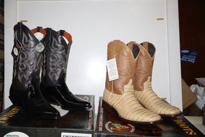 lot 1075 image: 2 pairs of Twinstone boots, size 8, see photos  (2 times the money)