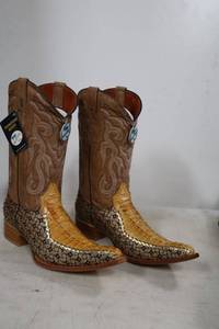 lot 1087 image: Twinstone brown boots with gold trim, size 9.5