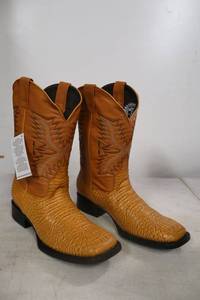 lot 1123 image: Twinstone brown color boots, size 10.5