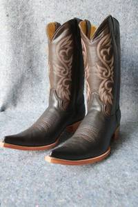 lot 1115 image: Old Creek chocolate brown color boots, size 10