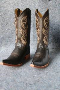 lot 1112 image: Old Creek chocolate brown color boots, size 7