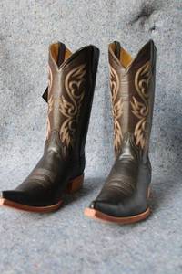 lot 807 image: Old Creek chocolate color boots with pointed toe, size 9