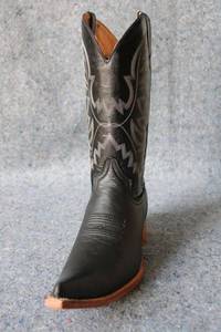 lot 810 image: Old Creek black color boots with pointed toe, size 9.5