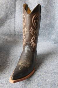 lot 886 image: Old Creek chocolate color boots with pointed toe, size 6.5