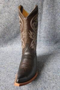 lot 887 image: Old Creek chocolate color boots with pointed toe, size 7
