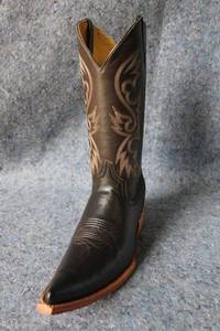 lot 889 image: Old Creek chocolate color boots with pointed toe, size 9.5