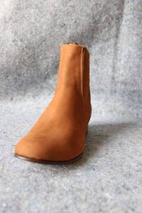 lot 916 image: Twinstone golden brown color ankle boots size 10.5