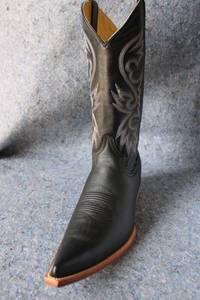lot 954 image: Old Creek black color pointed toe boots, size 11