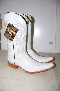 lot 1119 image: Old Creek white color boots, size 8