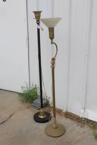 lot 2 image: 2 floor lamp