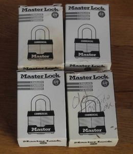 lot 76 image: Master Lock Commercial Laminated Steel Padlocks