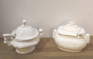 lot 94 image: vintage white ceramic soup or gravy tureens